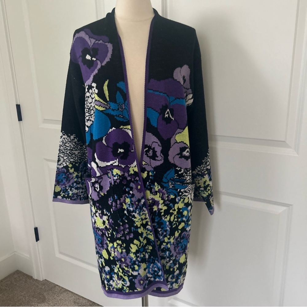 $328 NWT MAXSPORT size M Long open Floral Cardigan Sweater Black Combo